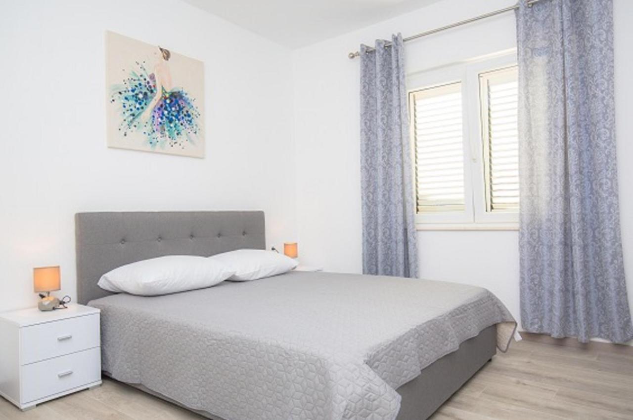 Apartmani Vesna Milisa Primošten Exterior foto